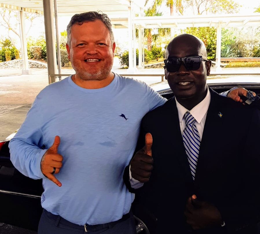 ROYAL TREATMENT LIMO TAXI & TOURS CO.-拿骚必去景点