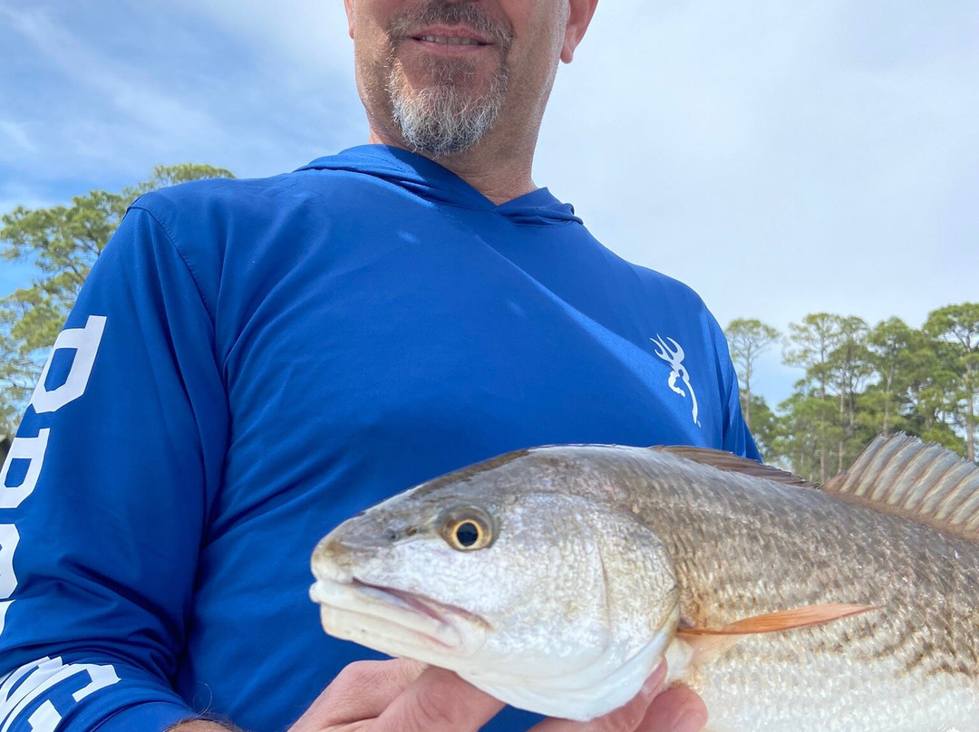 Scallywag Charters Inc.-德斯廷必去景点