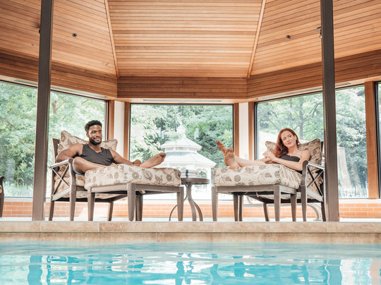 安阿伯丽晶套房酒店主图