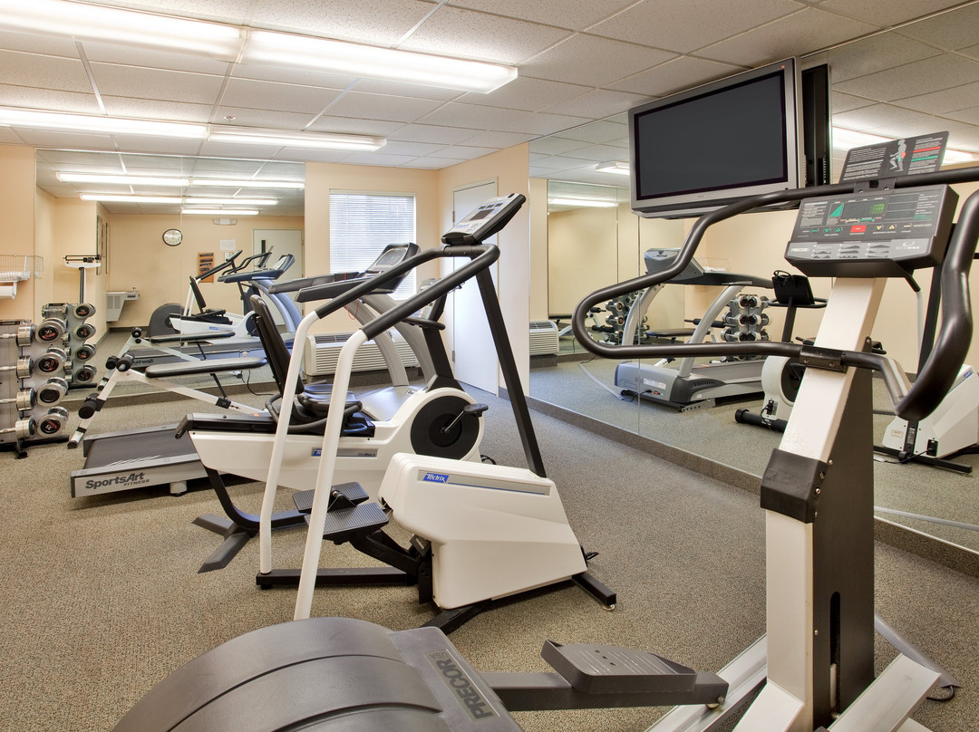 Candlewood Suites Rockford By IHG主图