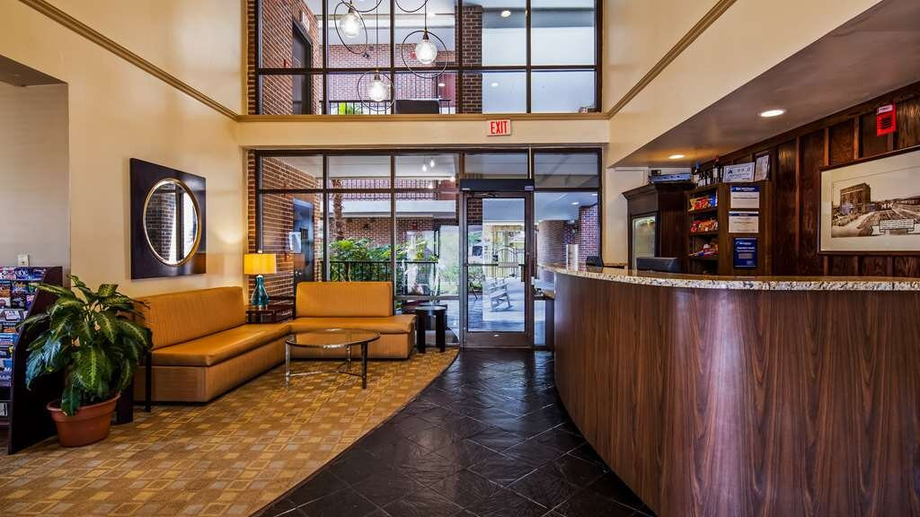 Best Western Plus Coastline Inn主图