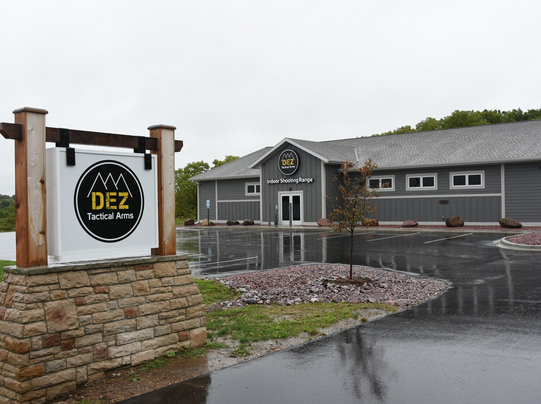 DEZ Tactical Arms & Indoor Shooting Range-巴拉布必去景点