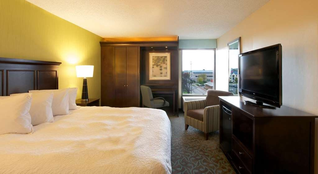 埃文斯维尔希尔顿恒庭酒店主图