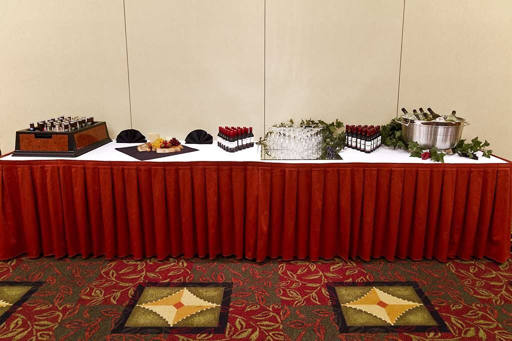 大瀑布希尔顿花园酒店主图