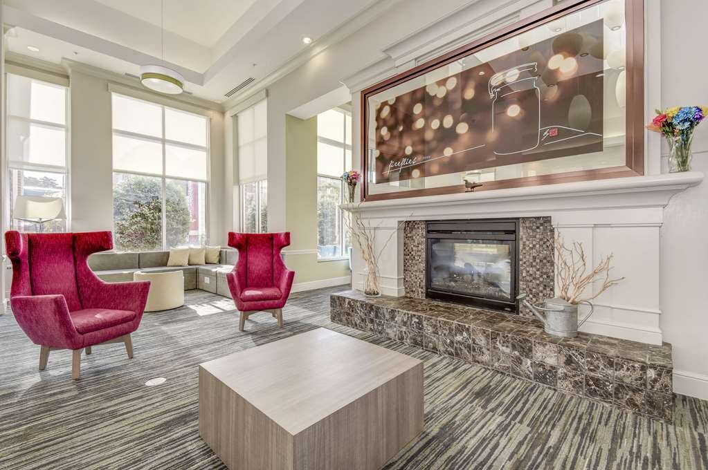 Hilton Garden Inn Waldorf主图