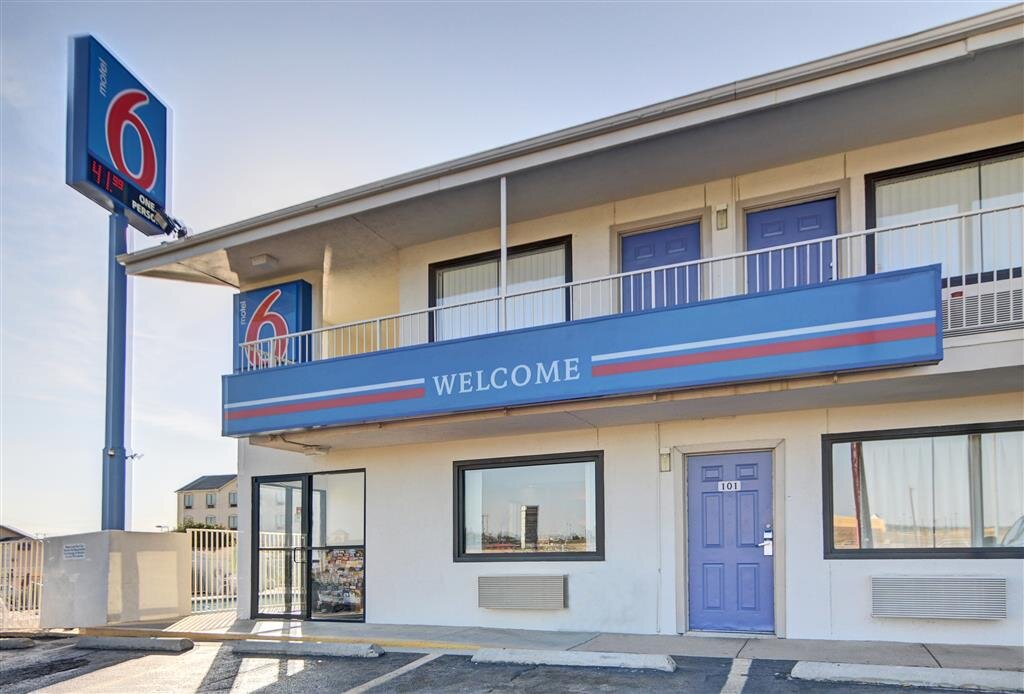 Motel 6 Denton, TX - UNT-官方