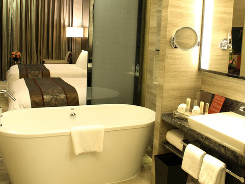 龙岗珠江皇冠假日酒店主图