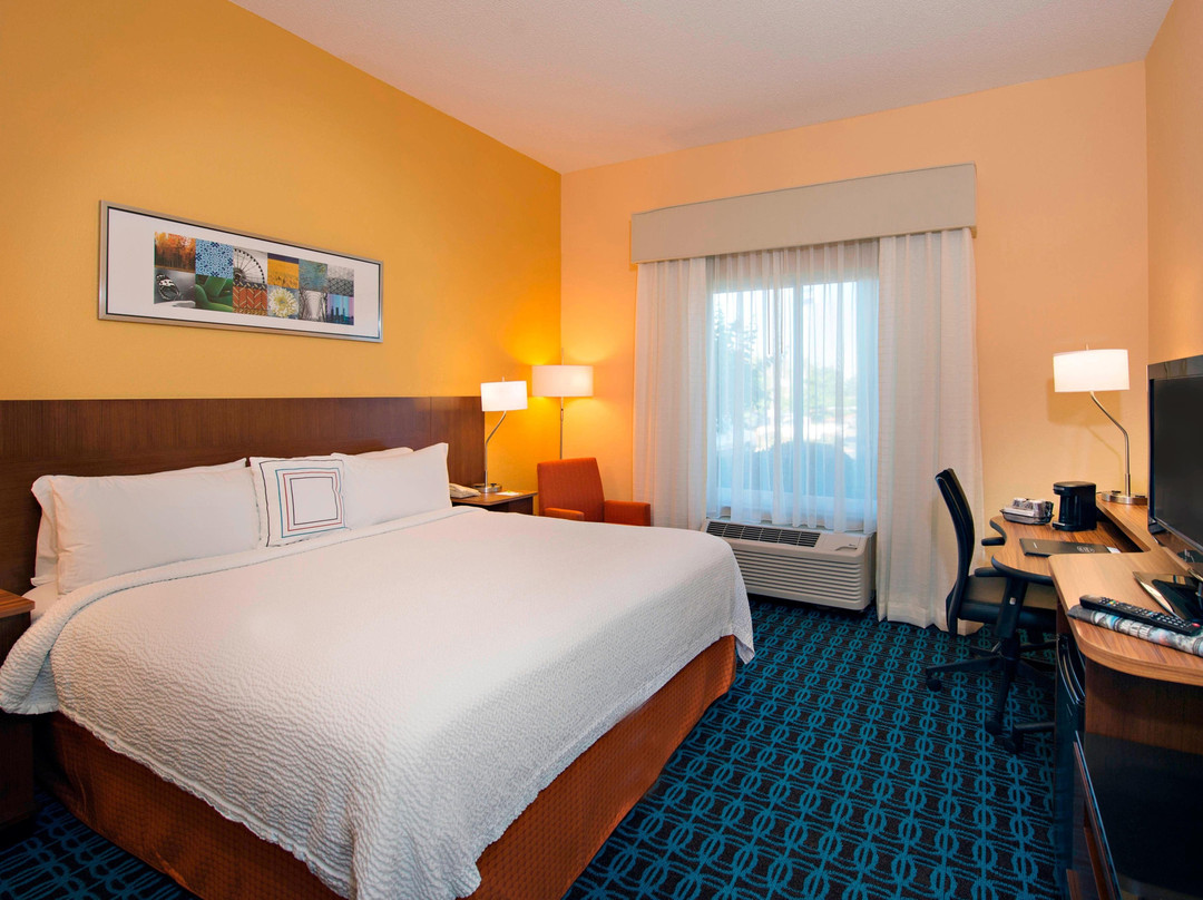 蒂夫顿费尔菲尔德客栈及套房酒店主图