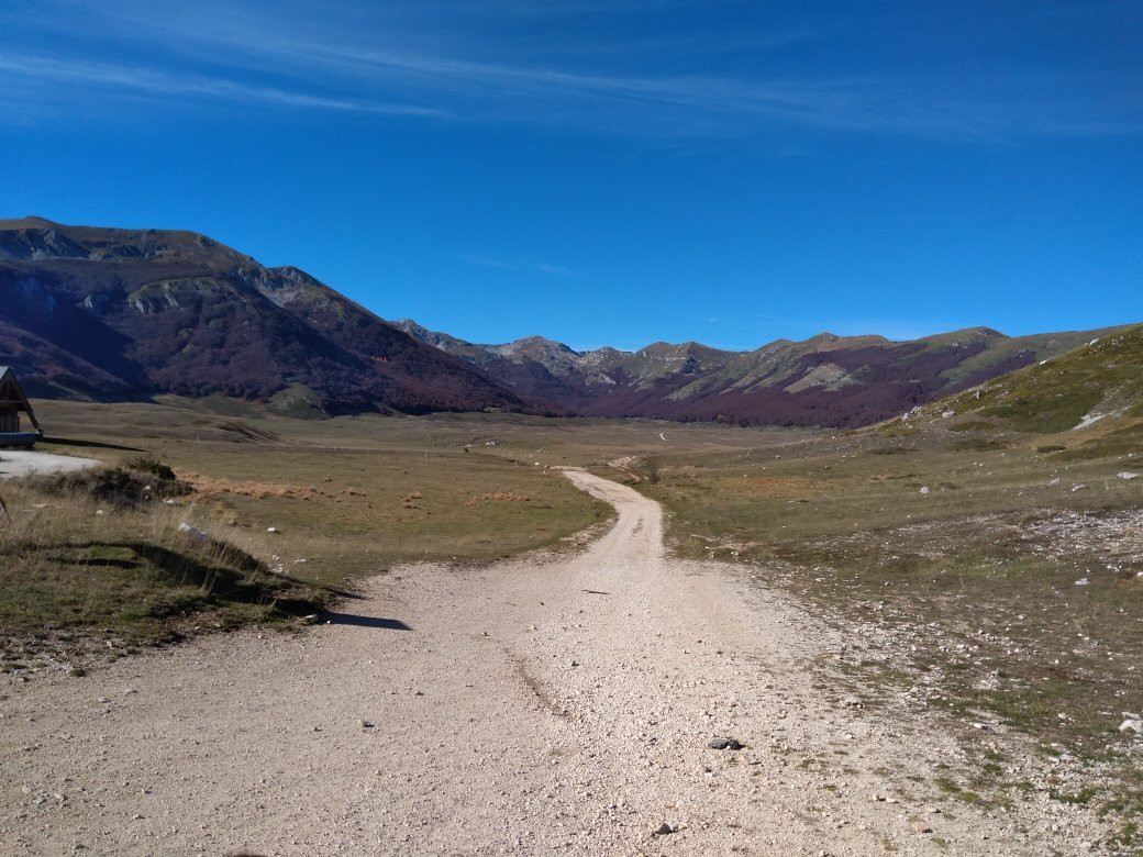 Parco Regionale Sirente Velino-Rocca di Mezzo必去景点