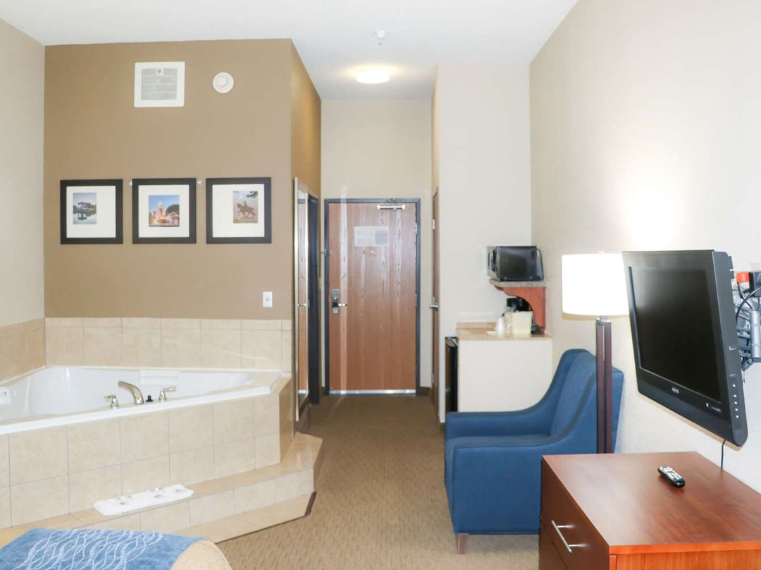 Comfort Inn & Suites Sikeston I-55主图