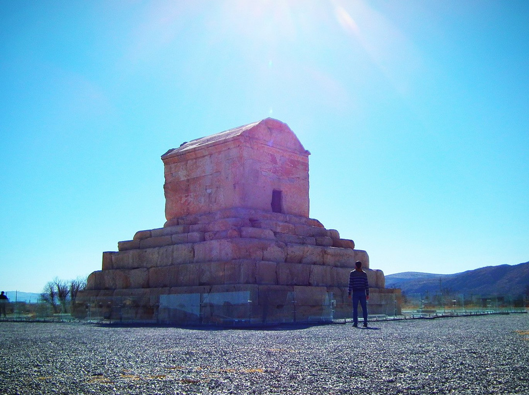 Tomb of Cyrus景点图片