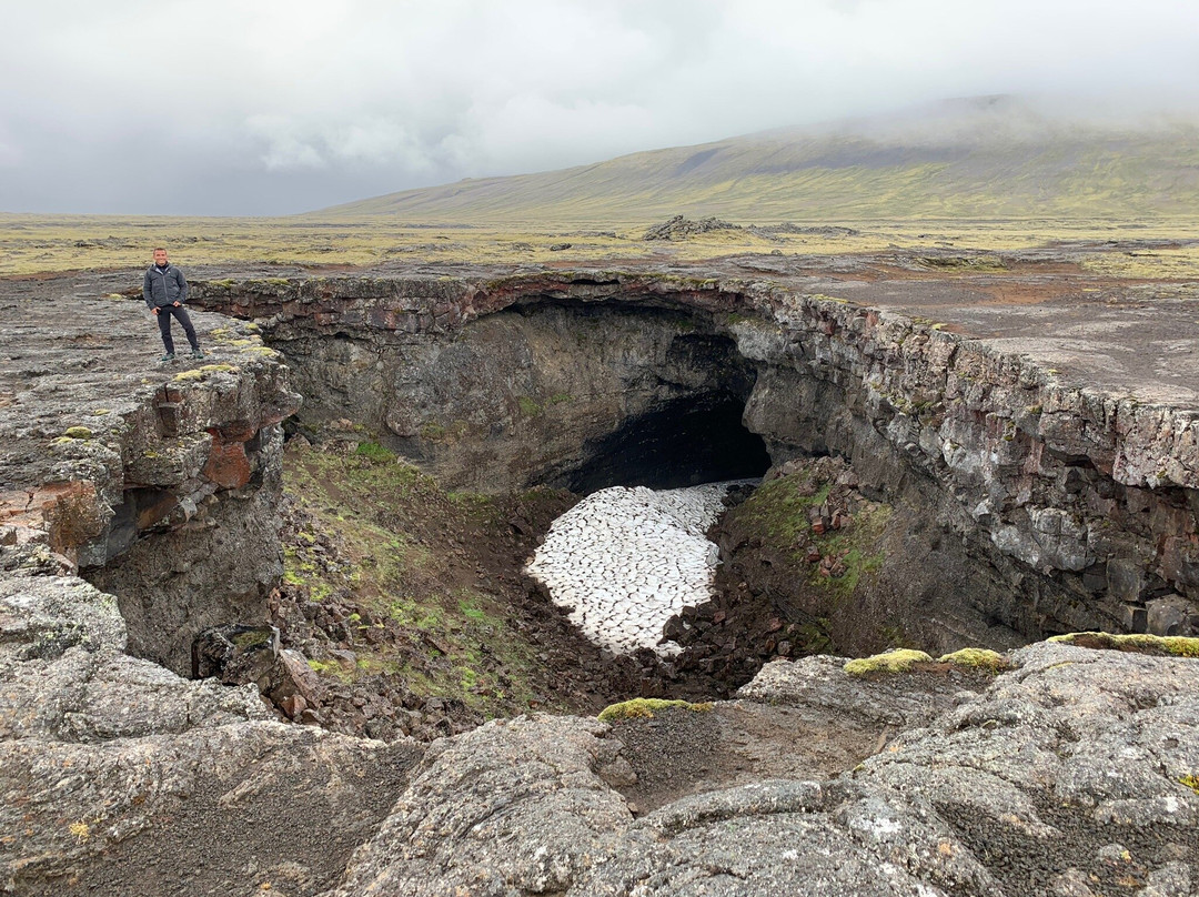 Surtshellir Lava Cave-Husafell必去景点