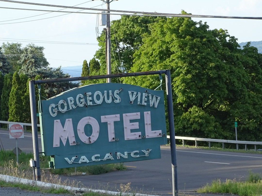 Gorgeous View Motel主图