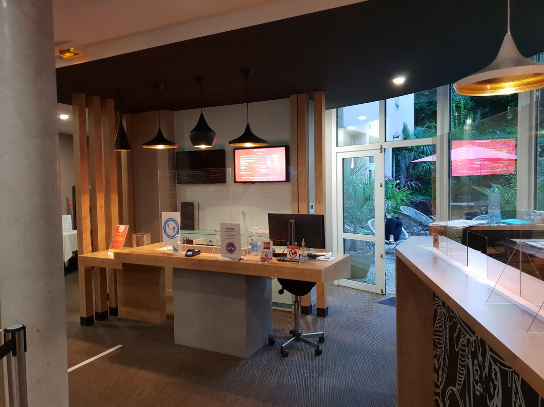 宜必思拉尼昂酒店主图