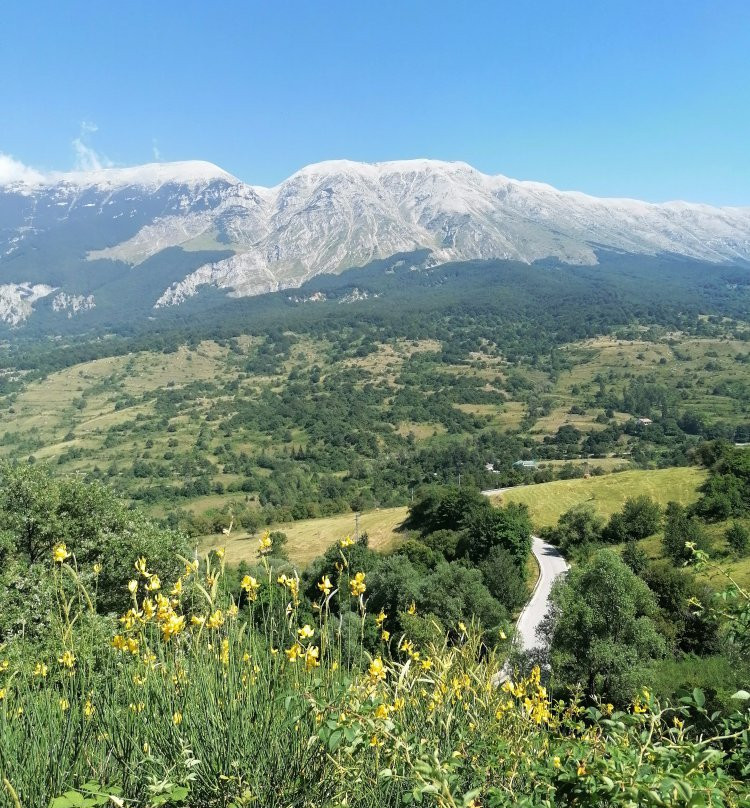 Chiesa Madre della Madonna delle Grazie-Roccacaramanico必去景点