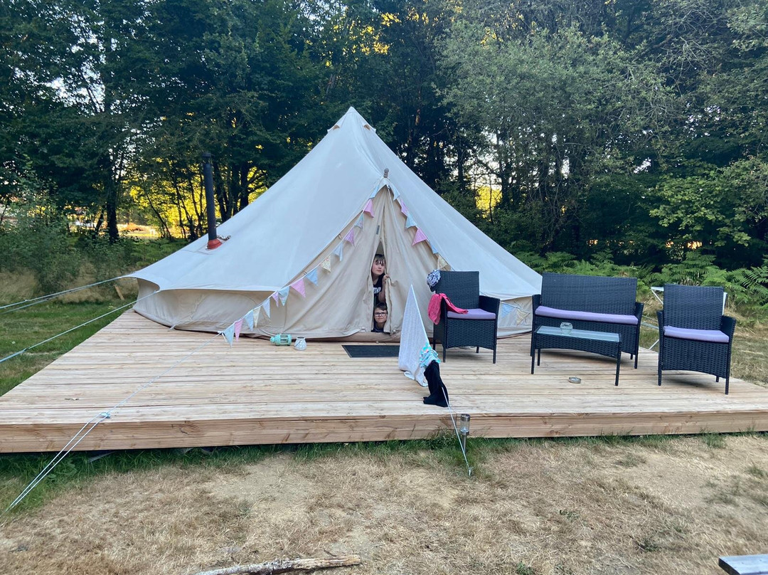 Fonclaire Holidays主图