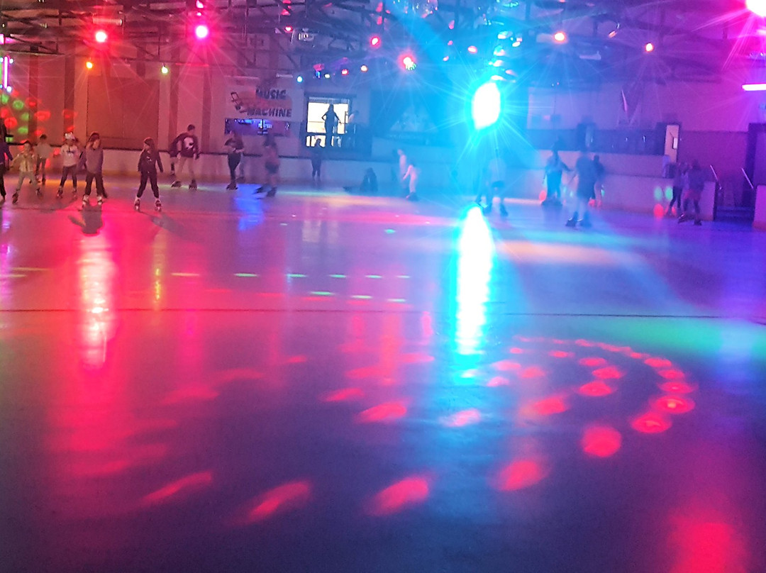 贝尔蒙特旅游景点-Rollerway Skate Centre - Newtown