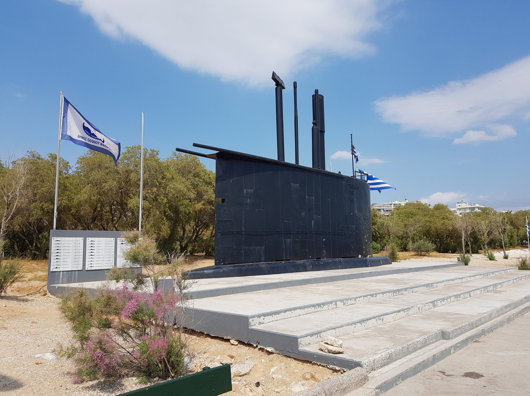 Submarine Monument-帕里欧弗里欧必去景点