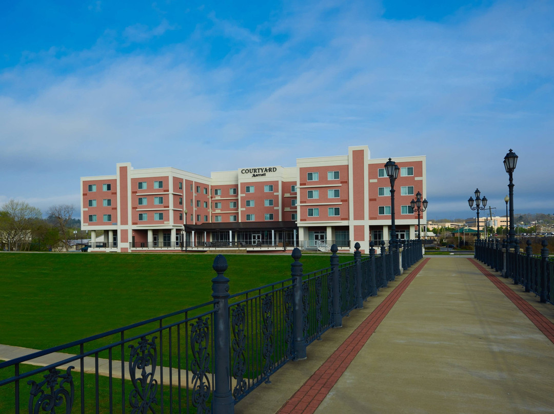 Courtyard Rome Riverwalk主图