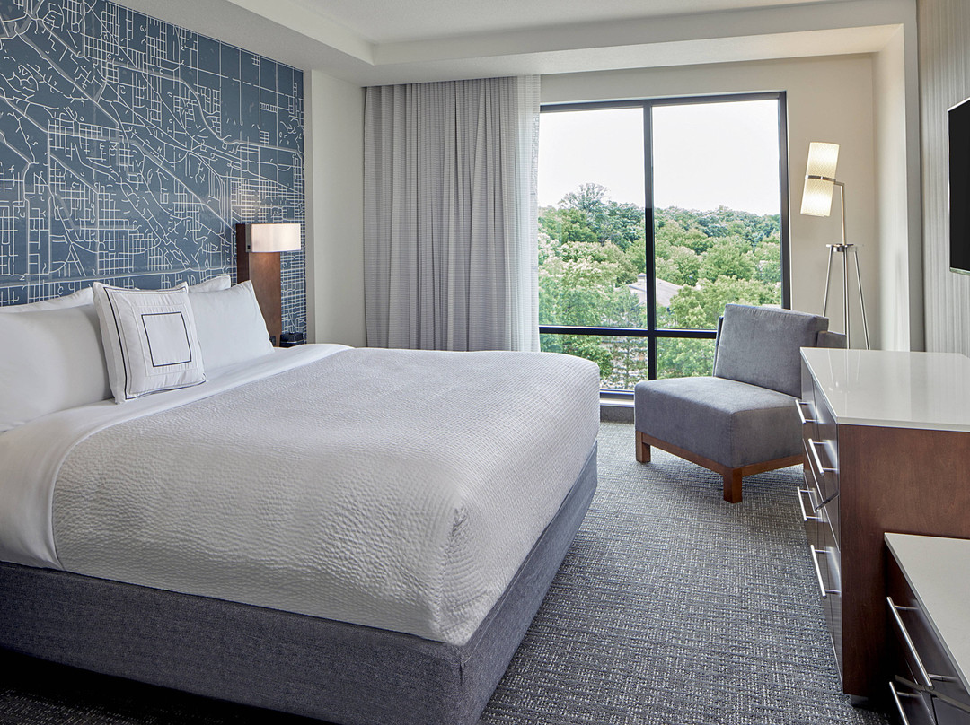 Courtyard by Marriott Minneapolis West主图