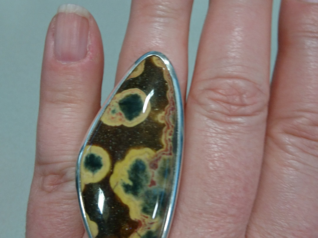 Pure Silver Design-圣艾维斯必去景点