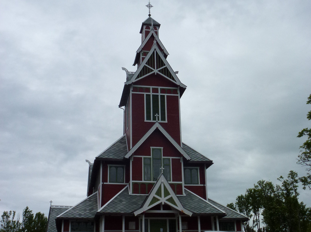 Buksnes Church景点图片