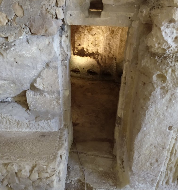 Ta’ Bistra Catacombs-Mosta必去景点