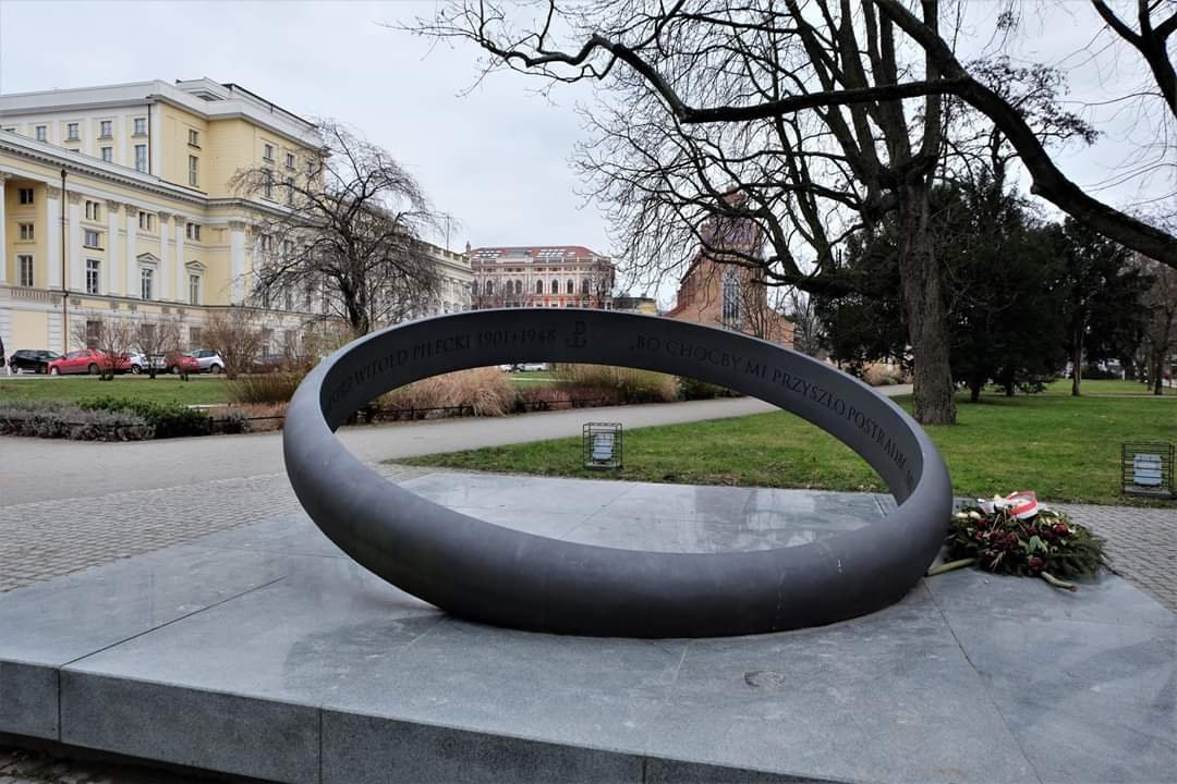 Monument of Rota master Pilecki景点图片