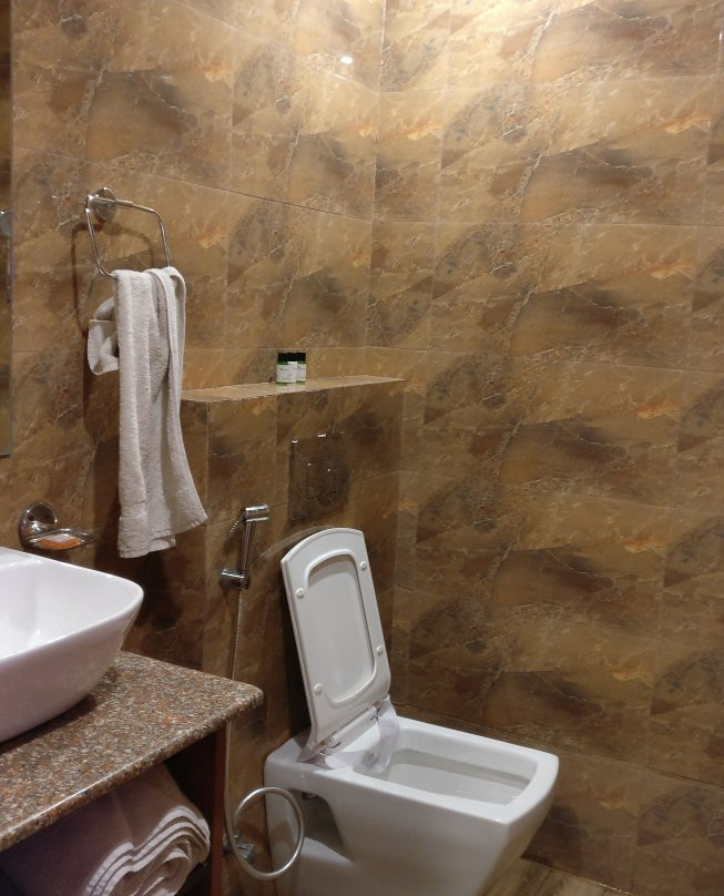 Red Crown Hotel主图