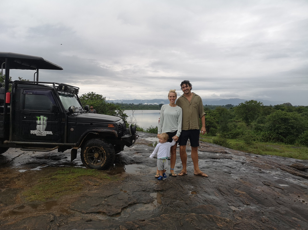 Udawalawe Safari by Leel.-乌达瓦拉瓦必去景点