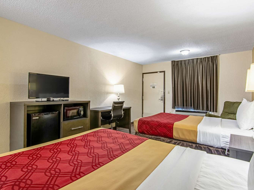 Econo Lodge Inn & Suites Matthews – Charlotte主图