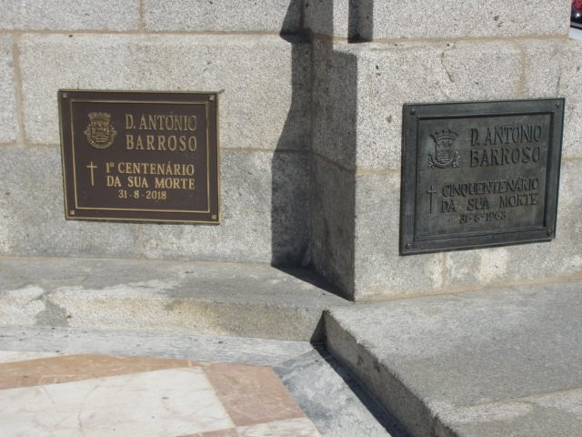 Estatua do Bispo Antonio Barroso景点图片