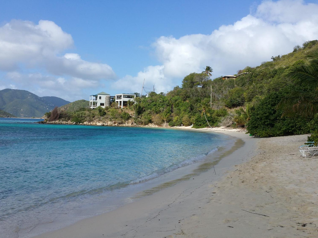 Hansen Bay Beach景点图片