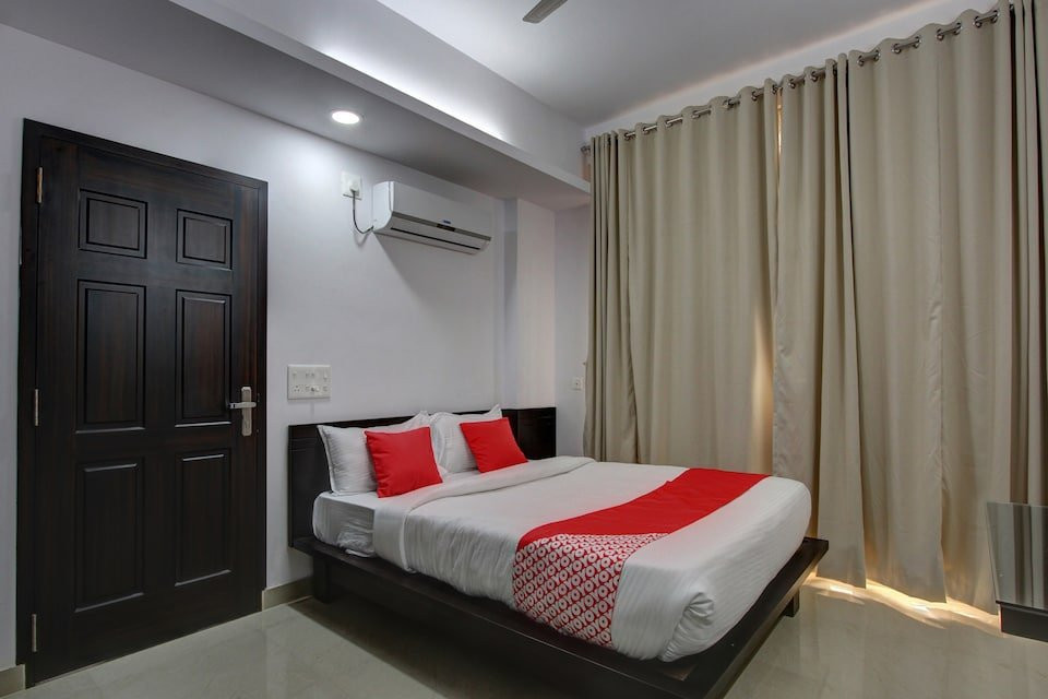 OYO 28701 Sri Sai Guru Comforts主图