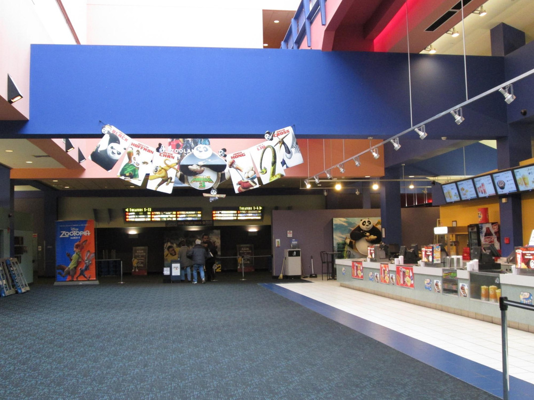 Regal Cinemas Greece Ridge Center 12景点图片