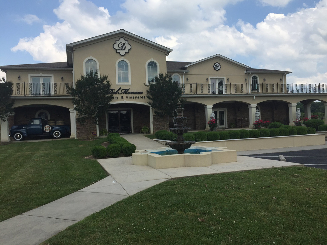 DelMonaco Winery & Vineyards-Baxter必去景点