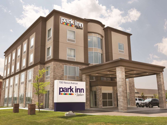 Park Inn by Radisson Brampton, ON主图