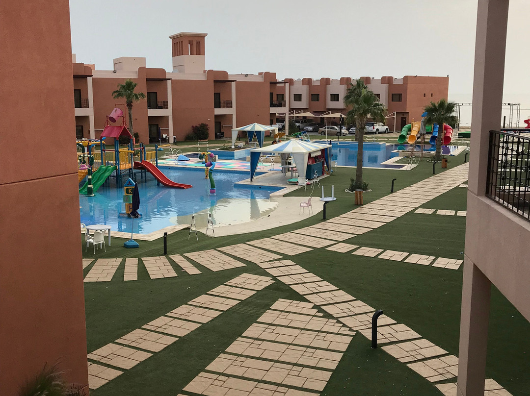 Aquamarine Kuwait Resort主图