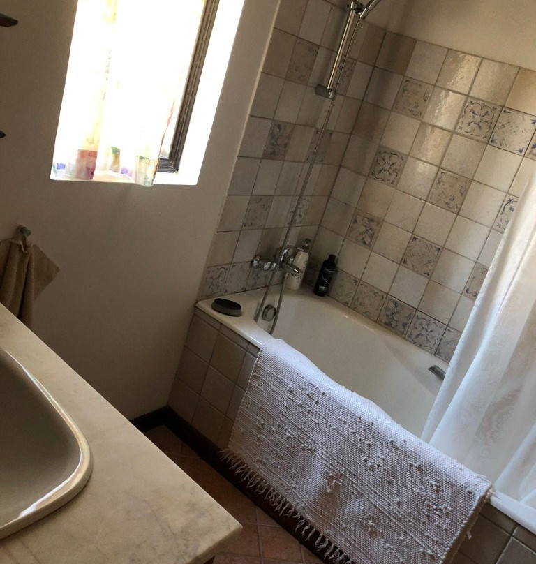 Bougainvillea Guesthouse主图