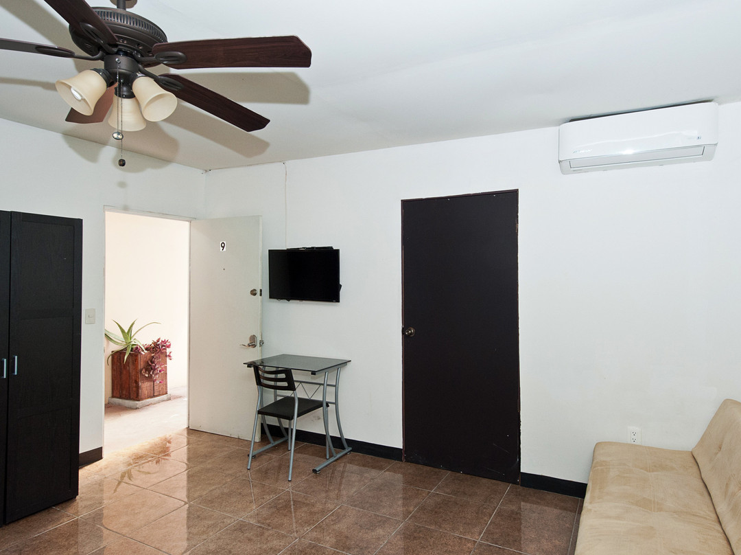 Econosuites Monterrey主图