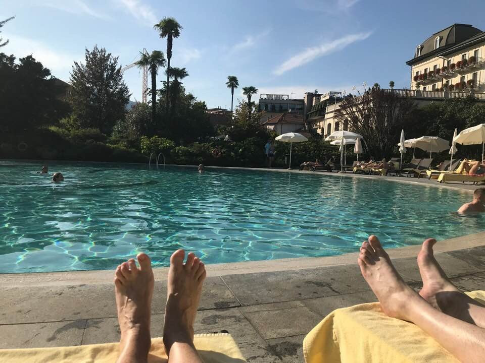 蕾佳娜皇宫酒店主图