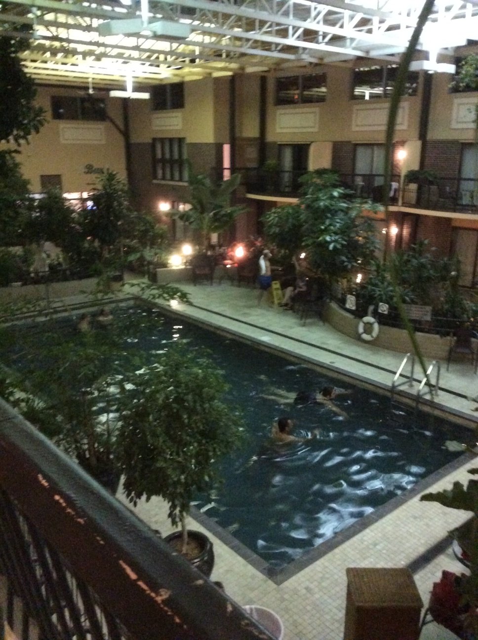 Hotel L'Oiseliere - Montmagny-泳池