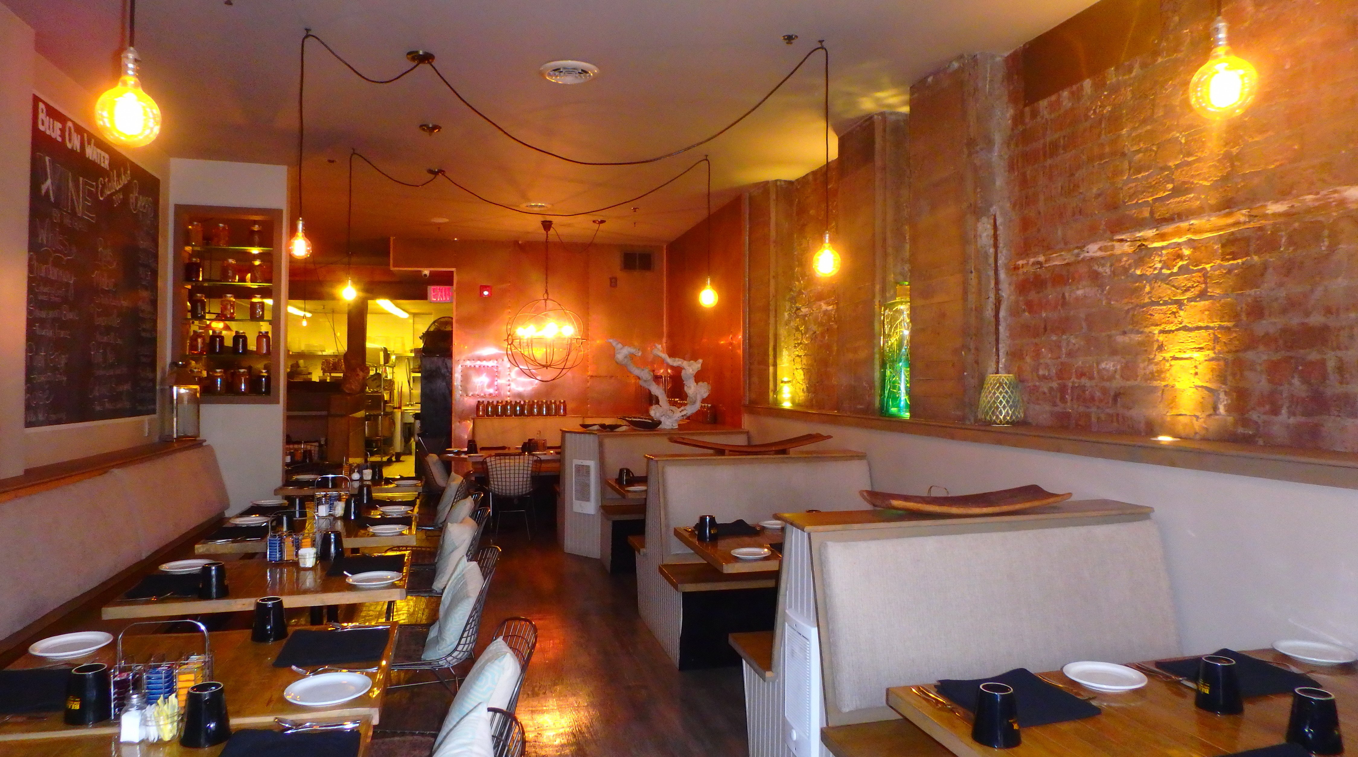 Blue on Water-餐饮