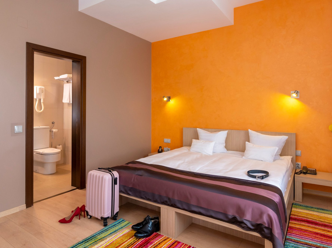 West City Hotel主图