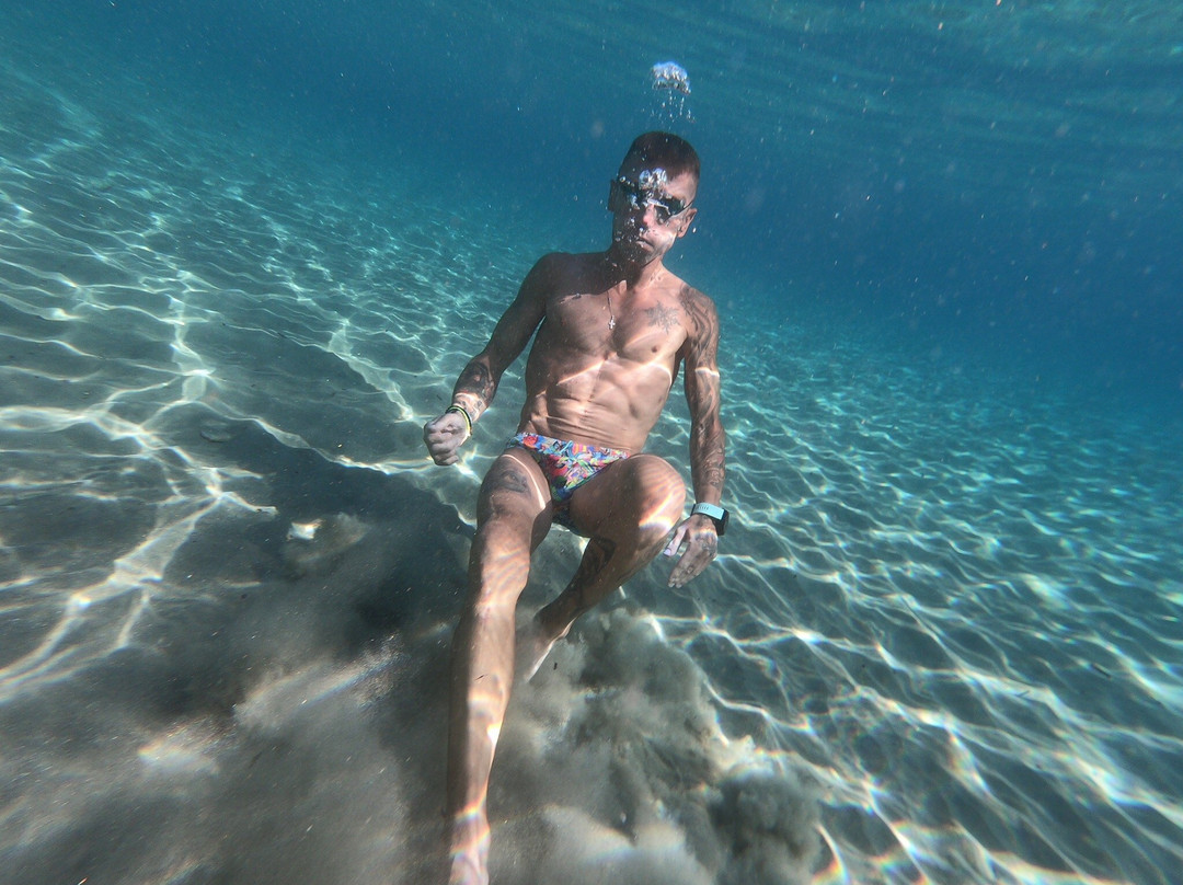 Paralia Chalkolimnionas-安德罗斯必去景点