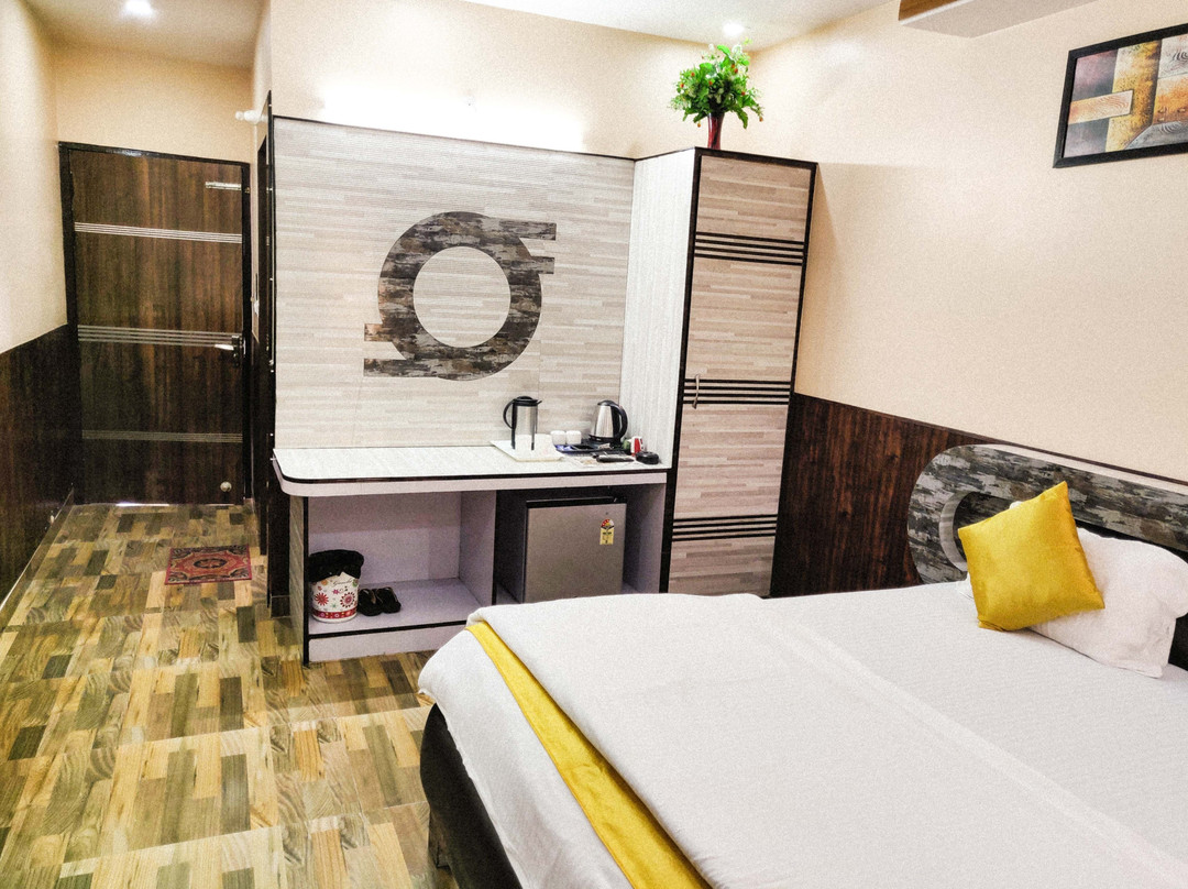 RB宫殿酒店主图