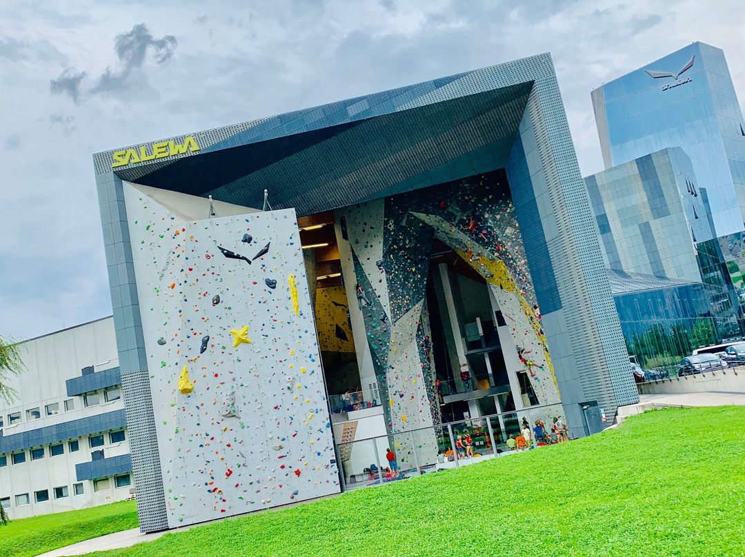 Salewa Cube景点图片