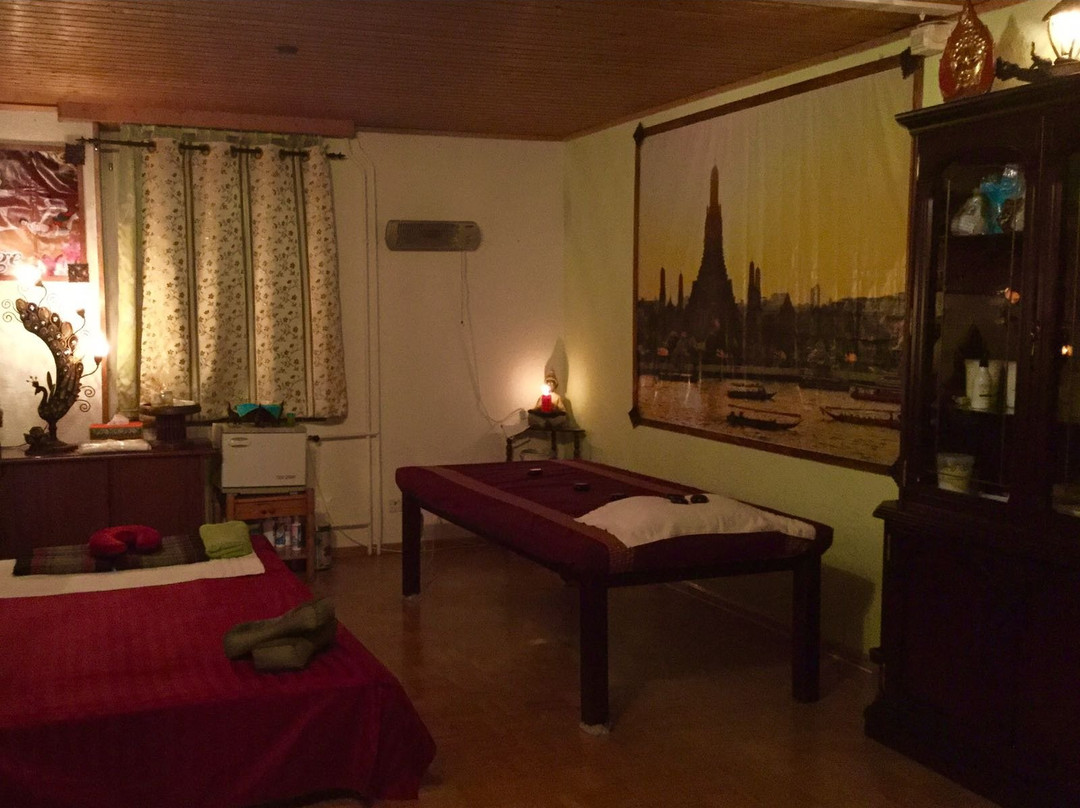Orachorn Thai Massage & Spa-Reinach必去景点