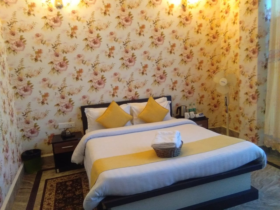 The Crescent Hotel主图