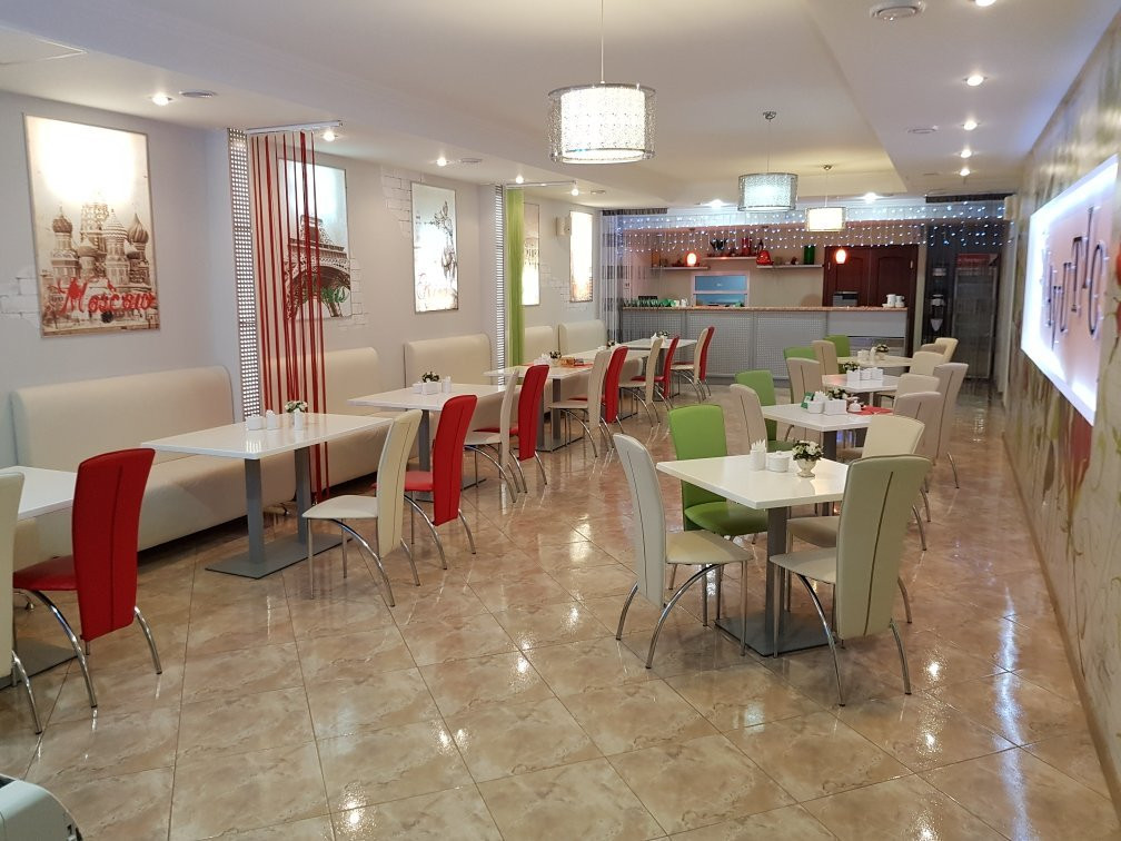 Slavutych Hotel主图